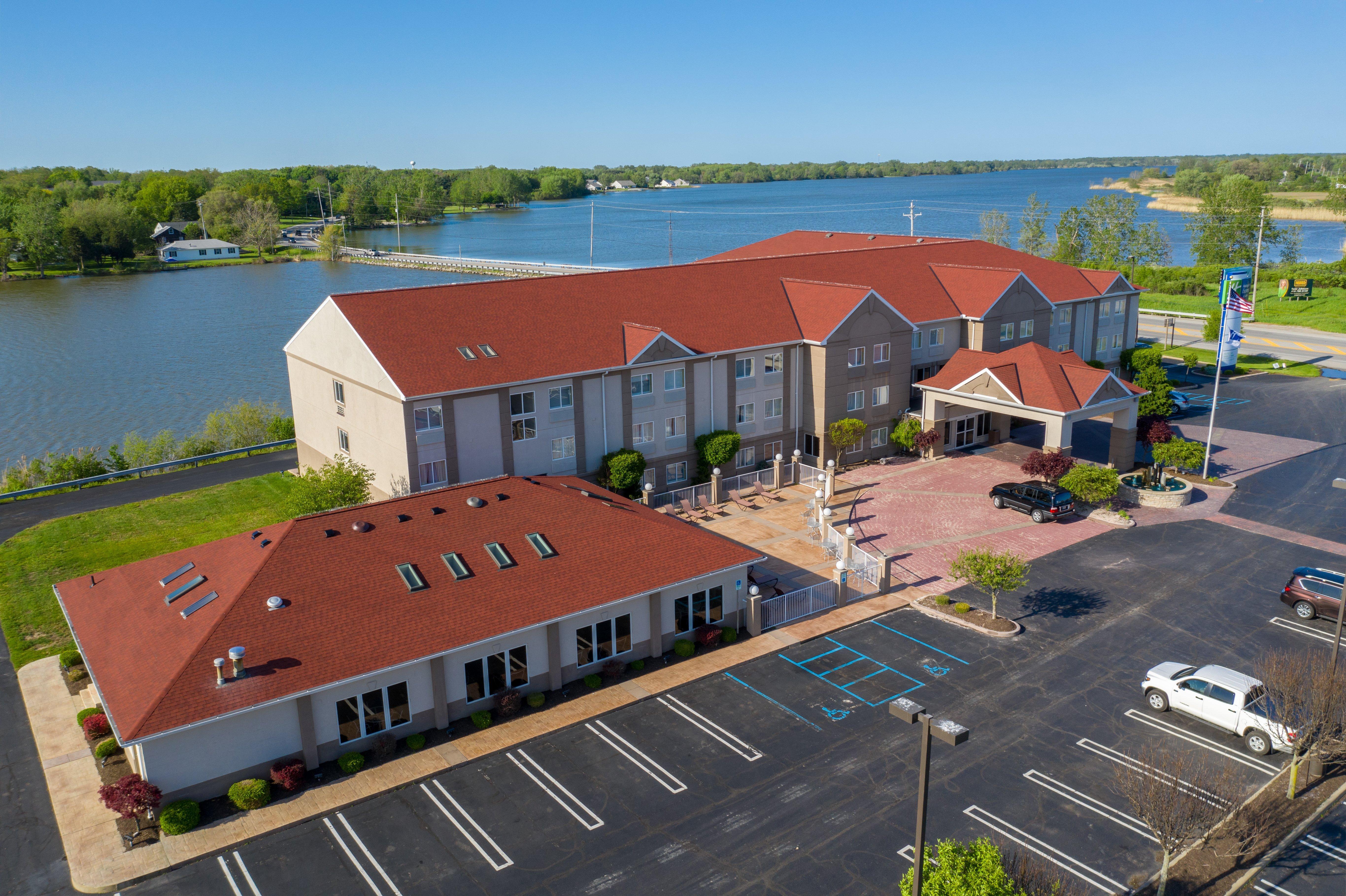 Holiday Inn Express Hotel & Suites Port Clinton-Catawba Island By Ihg Dış mekan fotoğraf